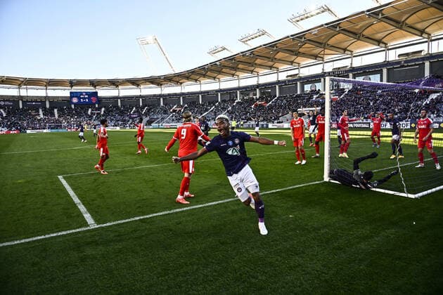 2eme but et joie Ado Onaiwu (tfc) FOOTBALL : Toulouse vs Nimes - 32eme de Finale de Coupe de France - Toulouse - Le 18 12 2021 ThierryBreton Panoramic 