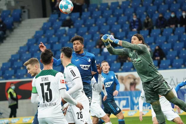 Sport Themen der Woche KW50 Sport Bilder des Tages GER, 1.FBL, TSG 1899 Hoffenheim vs Borussia Mönchengladbach 18.12.2021, PreZero-Arena, Sinsheim, GER, 1.FBL, TSG 1899 Hoffenheim vs Borussia Mönchengladbach , DFL regulations prohibit any use of photographs as image sequences and or quasi-video. im Bild Georginio Rutter (Hoffenheim), Torwart Yann Sommer (MÂ Gladbach) *** GER, 1 FBL, TSG 1899 Hoffenheim vs Borussia Mönchengladbach 18 12 2021, PreZero Arena, Sinsheim, GER, 1 FBL, TSG 1899 Hoffenheim vs Borussia Mönchengladbach , DFL regulations prohibit any use of photographs as image sequences and or quasi video in the picture Georginio Rutter Hoffenheim , Goalkeeper Yann Sommer MÂ Gladbach nordphotoxGmbHx xBratic nph00250
