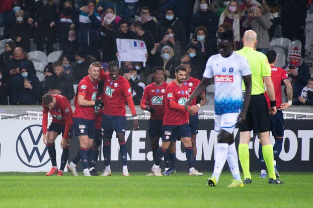 Joie des joueurs de l equipe du LOSC apres le but de Gomes Adilson Angel ( 7 - LOSC ) - FOOTBALL : Lille vs Auxerre - Coupe de France - Lille - 18 12 2021 FedericoPestellini Panoramic 