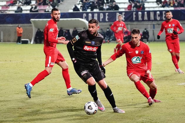 Mickael Le Bihan (Dijon FCO) FOOTBALL : AS Cannes vs Dijon FCO - 32 eme de finale de Coupe de France - Cannes - 18 12 2021 NorbertScanella Panoramic 