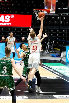 18.12.2021, easyCredit Basketball Bundesliga, BBL, Saison 2021 2022, Herren, Chemnitz Niners - Brose Bamberg Chemnitz Messe Chemnitz Sachsen Germany