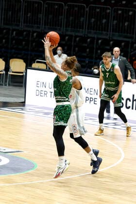 18.12.2021, easyCredit Basketball Bundesliga, BBL, Saison 2021 2022, Herren, Chemnitz Niners - Brose Bamberg Chemnitz Messe Chemnitz Sachsen Germany