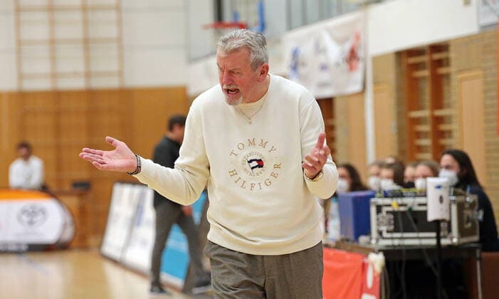 18.12.2021, xovx, Basketball Damen Bundesliga DBBL, BC pharmaserv Marburg - TSV 1880 Wasserburg Trainer Christoph Wysocki (BC pharmaserv Marburg) Marburg Georg Gaßmann Halle Hessen Deutschland (DE)