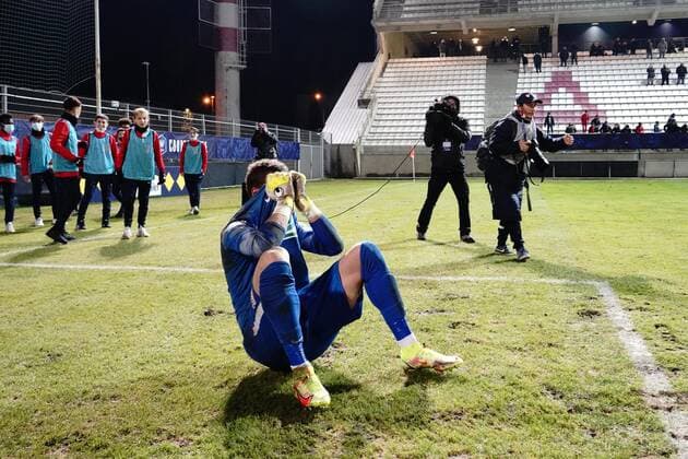 Joie fin de match - Florian Verplanck (AS Cannes) FOOTBALL : AS Cannes vs Dijon FCO - 32 eme de finale de Coupe de France - Cannes - 18 12 2021 NorbertScanella Panoramic 