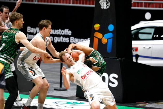 18.12.2021, easyCredit Basketball Bundesliga, BBL, Saison 2021 2022, Herren, Chemnitz Niners - Brose Bamberg Christian Sengfelder, Brose Bamberg Chemnitz Messe Chemnitz Sachsen Germany