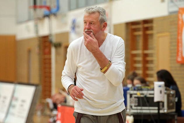 18.12.2021, xovx, Basketball Damen Bundesliga DBBL, BC pharmaserv Marburg - TSV 1880 Wasserburg Trainer Christoph Wysocki (BC pharmaserv Marburg). Marburg Georg Gaßmann Halle Hessen Deutschland (DE)