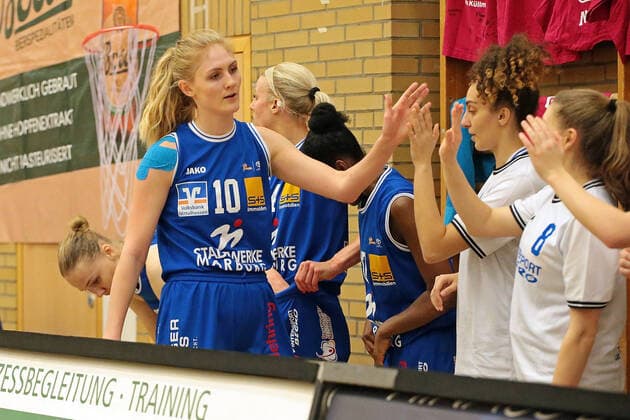 18.12.2021, xovx, Basketball Damen Bundesliga DBBL, BC pharmaserv Marburg - TSV 1880 Wasserburg Hanna Crymble (BC pharmaserv Marburg) Marburg Georg Gaßmann Halle Hessen Deutschland (DE)