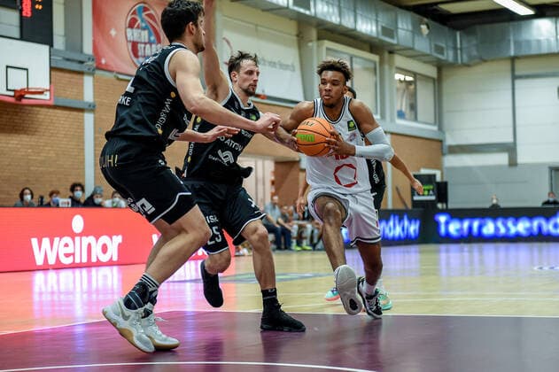 Barmer 2. Basketball Bundesliga ProB, Rheinstars Koeln vs. WWU Baskets Muenster, 18.12.2021 Aykeen Richardson (RheinStars Koeln 10), Barmer 2. Basketball Bundesliga ProB, Rheinstars Koeln vs. WWU Baskets Muenster am 18.12.2021 im ASV Koeln in Koeln (Nordrhein-Westfalen) Copyright: xBEAUTIFULxSPORTS Mueller-Laschetx