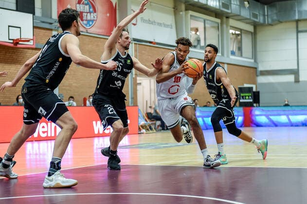 Barmer 2. Basketball Bundesliga ProB, Rheinstars Koeln vs. WWU Baskets Muenster, 18.12.2021 Aykeen Richardson (RheinStars Koeln 10), Barmer 2. Basketball Bundesliga ProB, Rheinstars Koeln vs. WWU Baskets Muenster am 18.12.2021 im ASV Koeln in Koeln (Nordrhein-Westfalen) Copyright: xBEAUTIFULxSPORTS Mueller-Laschetx