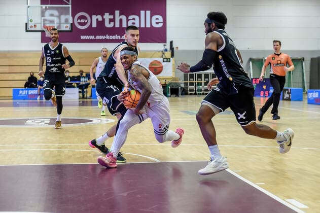 Barmer 2. Basketball Bundesliga ProB, Rheinstars Koeln vs. WWU Baskets Muenster, 18.12.2021 Vincent Lamont Golson Jr (RheinStars Koeln 2), Barmer 2. Basketball Bundesliga ProB, Rheinstars Koeln vs. WWU Baskets Muenster am 18.12.2021 im ASV Koeln in Koeln (Nordrhein-Westfalen) Copyright: xBEAUTIFULxSPORTS Mueller-Laschetx