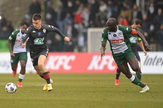 Aleksandr Golovin (Monaco) vs Cheick Ndoye (Red Star) FOOTBALL : Red Star vs as Monaco - 1 32e finale coupe de France - 19 12 2021 JBAutissier Panoramic 