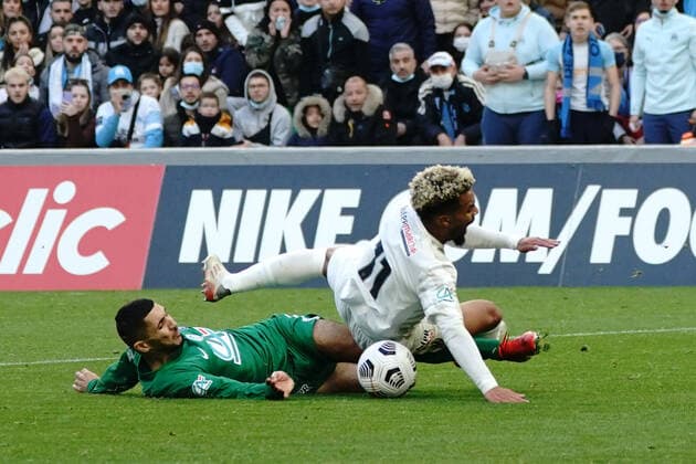 Fußball, Coupe de France, Olympique Marseille - ES Cannet Rocheville Konrad De La Fuente (Olympique de Marseille) - Iheb Lahouel (Le Cannet Rocheville) FOOTBALL : OM vs Cannet Rocheville - 32 eme de finale de Coupe de France - Marseille - 19 12 2021 NorbertScanella Panoramic 