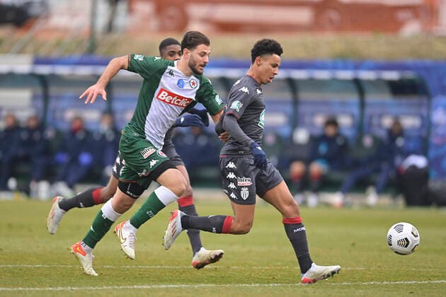 Sofiane Diop (Monaco) vs Strephane Sparagna (Red Star) FOOTBALL : Red Star vs as Monaco - 1 32e finale coupe de France - 19 12 2021 JBAutissier Panoramic 