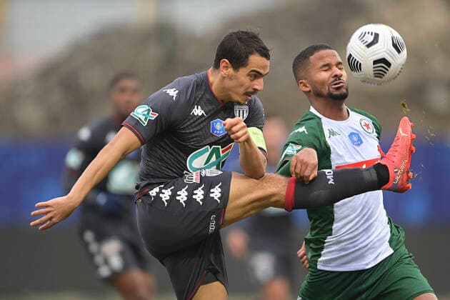 Wissam Ben Yedder (Monaco) vs Nathanael Dieng (Red Star) FOOTBALL : Red Star vs as Monaco - 1 32e finale coupe de France - 19 12 2021 JBAutissier Panoramic 