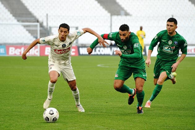 Amine Harit (Olympique de Marseille) - Anthony Calatayud (Le Cannet Rocheville) FOOTBALL : OM vs Cannet Rocheville - 32 eme de finale de Coupe de France - Marseille - 19 12 2021 NorbertScanella Panoramic 