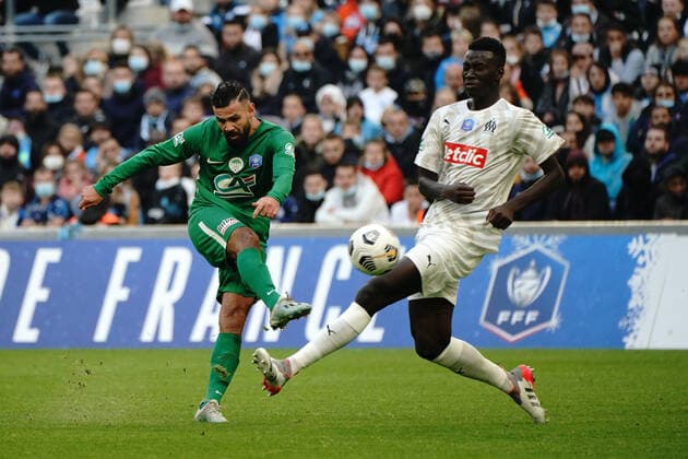 Omar Tahtouh (Le Cannet Rocheville) - Pape Gueye (Olympique de Marseille) FOOTBALL : OM vs Cannet Rocheville - 32 eme de finale de Coupe de France - Marseille - 19 12 2021 NorbertScanella Panoramic 