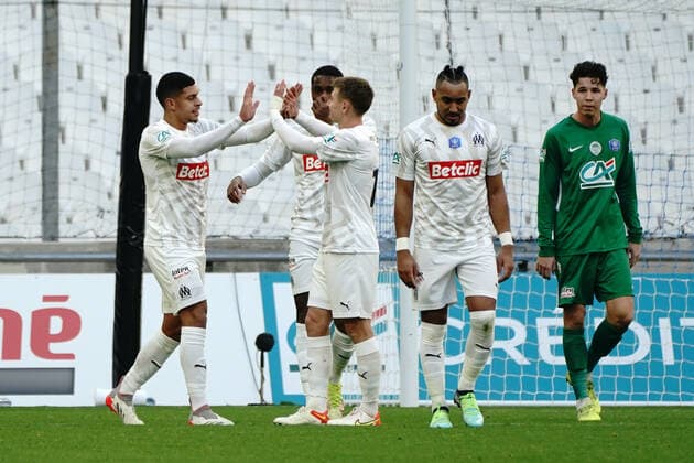 Joie - Luis Henrique Tomaz De Lima (Olympique de Marseille) - Valentin Rongier (Olympique de Marseille) FOOTBALL : OM vs Cannet Rocheville - 32 eme de finale de Coupe de France - Marseille - 19 12 2021 NorbertScanella Panoramic 