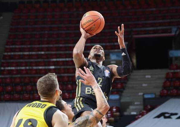 Bayerns 2 Corey WALDEN. Basketball, FC Bayern - Ludwigsburg, am 19.12.2021, Basketball Bundesliga, FC Bayern München Basketball - MHP Riesen Ludwigsburg, Saison 2021-2022, in Muenchen, A U D I D O M E, Deutschland. Quelle Copyright Credit : Oryk HAIST