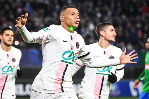 Sport Bilder des Tages December 19, 2021, Valenciennes, France, France: Kylian MBAPPE of PSG celebrates his goal during the French Cup match between Entente Feignies-Aulnoye and Paris Saint-Germain (PSG) at Stade du Hainaut on December 19, 2021 in Valenciennes, France. Valenciennes France - ZUMAm308 20211219_zsp_m308_003 Copyright: xMatthieuxMirvillex