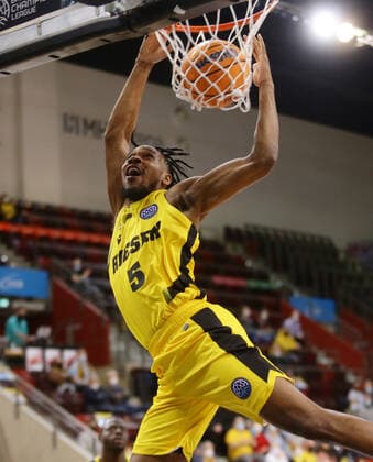 Ludwigsburg , Basketball Champions League MHP Riesen Ludwigsburg vs BC Prometey , Justin Simon ( Riesen )