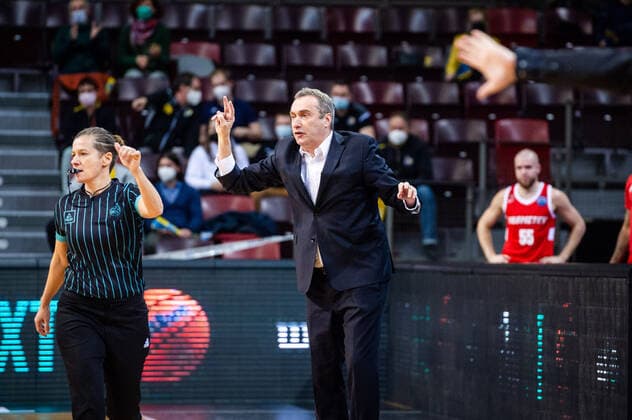 Ronen Ginzburg (Headcoach BC Prometey) beim BCL-Spiel: MHP RIESEN Ludwigsburg vs. BC Prometey am 21.12.2021 in Ludwigsburg (MHPArena) Deutschland Ludwigsburg. 21.12.21 Basketball , 21.12.2021, Ludwigsburg (Deutschland)