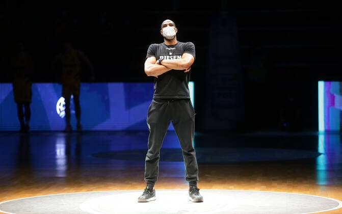 Ludwigsburg , Basketball Champions League MHP Riesen Ludwigsburg vs BC Prometey , Tremmell Darden ( Riesen ) zum 40. Geburtstag