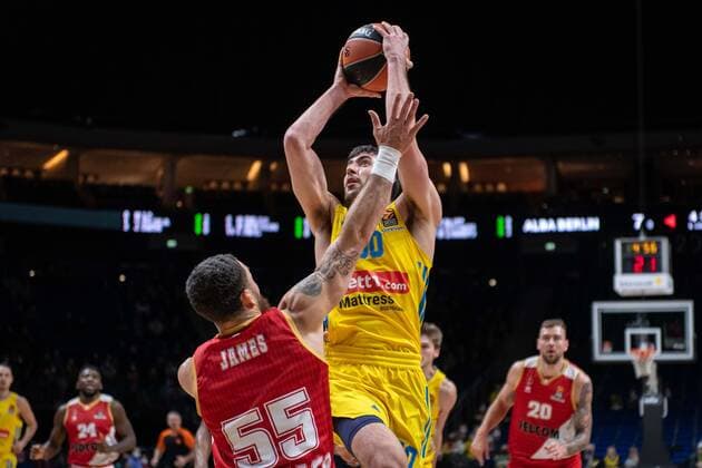 Basketball Berlin 22.12.2021 Saison 2021 2022 Euroleague Regular Season Alba Berlin - AS Monaco Javel Zoosman (Alba Berlin, No.50) Mike James (Monaco, No.55)