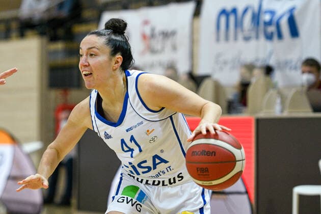 Halle, Deutschland 22. Dezember 2021: 1.BBL - Damen - 2021 2022 - Gisa Lions SV Halle vs. medical instinct Veilchen BG74 Eilidh Simpson (Halle) SWH.arena Sachsen Anhalt Copyright: xFotostandx xxBallaschx