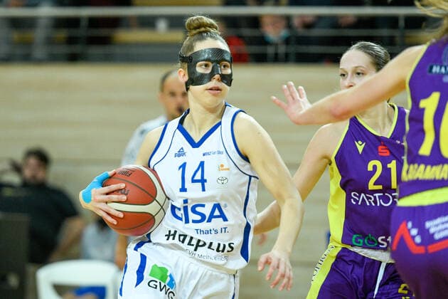 Halle, Deutschland 22. Dezember 2021: 1.BBL - Damen - 2021 2022 - Gisa Lions SV Halle vs. medical instinct Veilchen BG74 Lotta Stach (Halle) SWH.arena Sachsen Anhalt Copyright: xFotostandx xxBallaschx