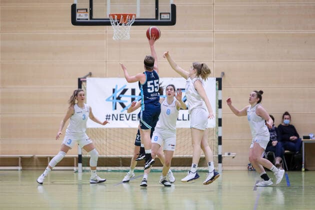 1. Basketball Bundesliga Damen Capitol Bascats Düsseldorf gegen Eisvögel USC Freiburg, 22.12.2021 Pauline Mayer ( 55 Eisvoegel USC Freiburg); 1. Basketball Bundesliga Damen Capitol Bascats Düsseldorf gegen Eisvögel USC Freiburg am 22.12.2021, Duesseldorf. Copyright: xBEAUTIFULxSPORTS KennyxBeelex