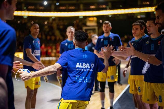 Basketball Berlin 22.12.2021 Saison 2021 2022 Euroleague Regular Season Alba Berlin - AS Monaco Teamvorstellung Alba Maodo Lo (Alba Berlin, No.00) Und andere