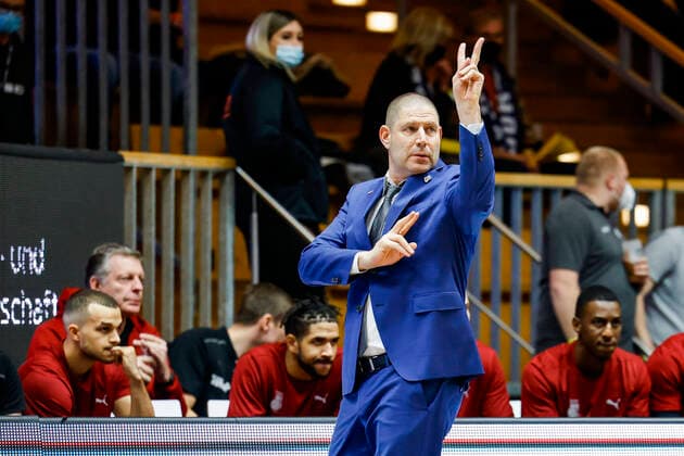 Headcoach Oren Amiel (Brose Bamberg) HAKRO Merlins Crailsheim - Brose Bamberg, easyCredit Basketball Bundesliga, Saison 2021-2022, 19. Spieltag, Crailsheim, Germany, 12.11.2021, Arena Hohenlohe Copyright: DanielxLöb