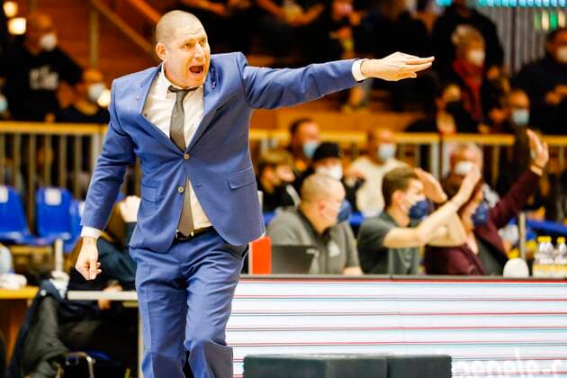 Sport Bilder des Tages Headcoach Oren Amiel (Brose Bamberg) HAKRO Merlins Crailsheim - Brose Bamberg, easyCredit Basketball Bundesliga, Saison 2021-2022, 19. Spieltag, Crailsheim, Germany, 12.11.2021, Arena Hohenlohe Copyright: DanielxLöb