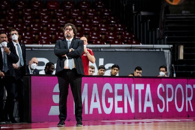 Turkish Airlines EuroLeague: FC Bayern Muenchen Basketball - Bitci Baskonia Vitoria-Gasteiz; 23.12.2021 Andrea Trinchieri (Trainer FC Bayern) Turkish Airlines EuroLeague: FC Bayern Muenchen Basketball - Bitci Baskonia Vitoria-Gasteiz; 23.12.2021; Audi Dome, Muenchen (Bayern) Copyright: xBEAUTIFULxSPORTS Wunderlx