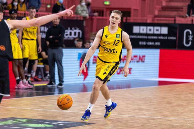 Aatu Kivimaeki (Tigers Tuebingen, 12) Tigers Tuebingen vs. wiha Panthers Schwenningen, 2. Basketball Bundesliga, Pro A, Barmer 2 Basketball, 15. Spieltag , Spielzeit 2021 2022, 23.12.2021 Tigers Tuebingen vs wiha Panthers Schwenningen, 2. Basketball Bundesliga, Pro A, Barmer 2 Basketball, 15. Spieltag, Spielzeit 2021 2022, 23.12.2021 Tuebingen Copyright: xNinaxSanderx xEibnerxPressefotox EP_NSR