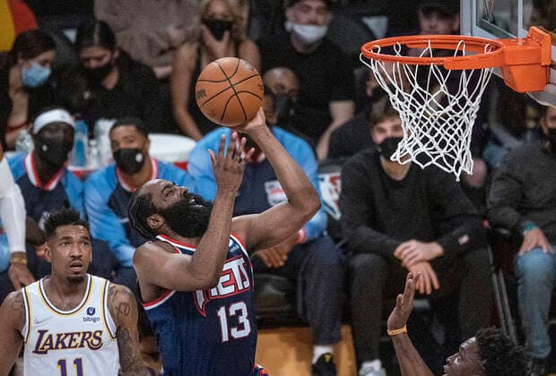 December 25, 2021, Los Angeles, California, USA: James Harden 13 of the Brooklyn Nets puts up a shot during their NBA, Basketball Herren, USA home game against the Los Angeles Lakers on Saturday December 25, 2021 at Crypto.com Arena in Los Angeles, California. Lakers lose to Nets, 115-122. PI Los Angeles USA - ZUMAp124 20211225_zaa_p124_005 Copyright: xJAVIERxROJASx