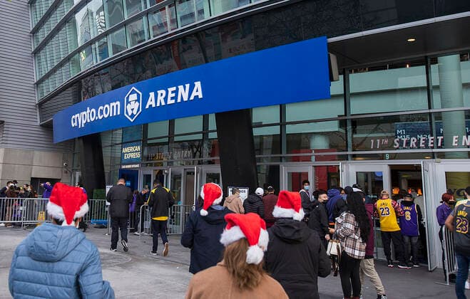 December 25, 2021, Los Angeles, California, USA: Fans arrived to the newly named home of the Los Angeles Lakers, Crypto.com Arena, for the NBA, Basketball Herren, USA home game against the Brooklyn Nets on Saturday December 25, 2021 in Los Angeles, California. Lakers lose to Nets, 115-122. PI Los Angeles USA - ZUMAp124 20211225_zaa_p124_018 Copyright: xJAVIERxROJASx
