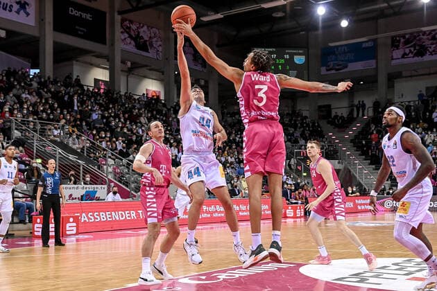 easyCredit BBL, Telekom Baskets Bonn vs. Syntainics MBC , 26.12.2021 Nikolai Rebic (Syntainics MBC 44), easyCredit BBL, Telekom Baskets Bonn vs. Syntainics MBC am 26.12.2021 im Telekom Dome Bonn, Bonn (Nordrhein-Westfalen) Copyright: xBEAUTIFULxSPORTS Mueller-Laschetx