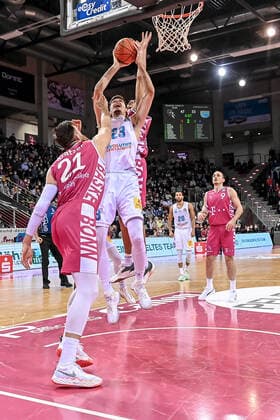easyCredit BBL, Telekom Baskets Bonn vs. Syntainics MBC , 26.12.2021 Goran Huskic (Syntainics MBC 23), easyCredit BBL, Telekom Baskets Bonn vs. Syntainics MBC am 26.12.2021 im Telekom Dome Bonn, Bonn (Nordrhein-Westfalen) Copyright: xBEAUTIFULxSPORTS Mueller-Laschetx