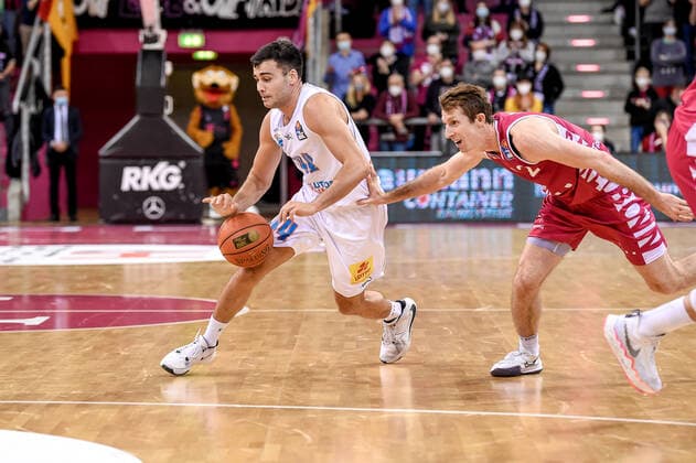 easyCredit BBL, Telekom Baskets Bonn vs. Syntainics MBC , 26.12.2021 Nikolai Rebic (Syntainics MBC 44), easyCredit BBL, Telekom Baskets Bonn vs. Syntainics MBC am 26.12.2021 im Telekom Dome Bonn, Bonn (Nordrhein-Westfalen) Copyright: xBEAUTIFULxSPORTS Mueller-Laschetx