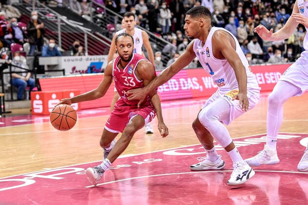 easyCredit BBL, Telekom Baskets Bonn vs. Syntainics MBC , 26.12.2021 Parker Jackson-Cartwright (Telekom Baskets Bonn 33), easyCredit BBL, Telekom Baskets Bonn vs. Syntainics MBC am 26.12.2021 im Telekom Dome Bonn, Bonn (Nordrhein-Westfalen) Copyright: xBEAUTIFULxSPORTS Mueller-Laschetx