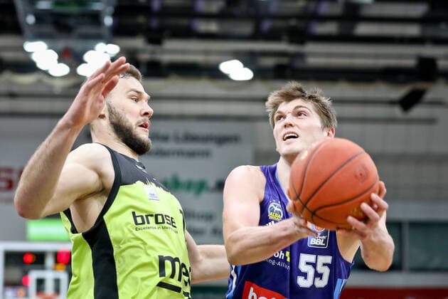 medi bayreuth - ALBA Berlinl , Basketball, Bundesliga, BBL, Spieltag 13, Spielzeit 2021 2022, 27.12.2021, medi bayreuth - ALBA Berlin , Basketball, Bundesliga, BBL, Spieltag 13, Spielzeit 2021 2022, 27.12.2021, Foto: EIBNER Thorsten Ochs Chemnitz Copyright: xEibner-Pressefoto ThorstenxOchsx EP_TOS