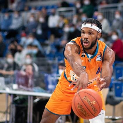 Jaron Blossomgame (Ratiopharm Ulm) am Ball, GER, MLP Academics Heidelberg vs. Ratiopharm Ulm, 27.12.2021, 13. Spieltag easycredit Basketball Bundesliga, Spielzeit 2021 2022. GER, MLP Academics Heidelberg vs. Ratiopharm Ulm, 27.12.2021, 13. Spieltag easycredit Basketball Bundesliga, Spielzeit 2021 2022 Heidelberg Copyright: xEibner MichaelxMemmlerx EP_MMR