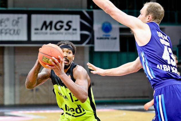 medi bayreuth - ALBA Berlin , Basketball, Bundesliga, BBL, Spieltag 13, Spielzeit 2021 2022, 27.12.2021, medi bayreuth - ALBA Berlin , Basketball, Bundesliga, BBL, Spieltag 13, Spielzeit 2021 2022, 27.12.2021, Foto: EIBNER Thorsten Ochs Chemnitz Copyright: xEibner-Pressefoto ThorstenxOchsx EP_TOS