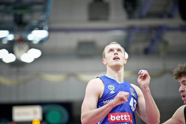 medi bayreuth - ALBA Berlinl , Basketball, Bundesliga, BBL, Spieltag 13, Spielzeit 2021 2022, 27.12.2021, medi bayreuth - ALBA Berlin , Basketball, Bundesliga, BBL, Spieltag 13, Spielzeit 2021 2022, 27.12.2021, Foto: EIBNER Thorsten Ochs Chemnitz Copyright: xEibner-Pressefoto ThorstenxOchsx EP_TOS