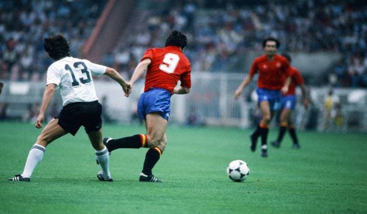 20.06.84 Spanien - Deutschland Frankreich, Paris, 20.06.1984, Fussball, UEFA, EM Europameisterschaft 1984 in Frankreich, Spanien - DFB Deutschland (1:0): v.l. Lothar Matthäus (Deutschland), Santillana (Spanien).