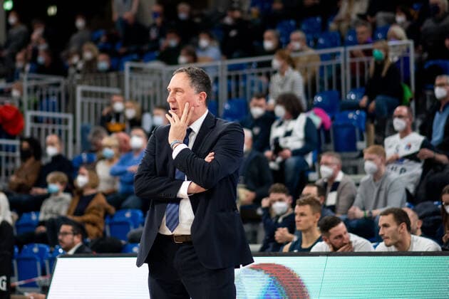Branislav Ignjatovic (Academics Heidelberg, Headcoach), GER, MLP Academics Heidelberg vs. Ratiopharm Ulm, 27.12.2021, 13. Spieltag easycredit Basketball Bundesliga, Spielzeit 2021 2022. GER, MLP Academics Heidelberg vs. Ratiopharm Ulm, 27.12.2021, 13. Spieltag easycredit Basketball Bundesliga, Spielzeit 2021 2022 Heidelberg Copyright: xEibner MichaelxMemmlerx EP_MMR