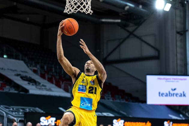 Tremmell Darden (MHP Riesen Ludwigsburg, 21), Brose Bamberg vs. MHP Riesen Ludwigsburg, Basketball, easyCredit BBL, 13. Spieltag, 27.12.2021 Brose Bamberg vs. MHP Riesen Ludwigsburg, Basketball, easyCredit BBL, 13. Spieltag, 27.12.2021 Bamberg Copyright: xEIBNER GuenerxSantemizx EP_GSZ