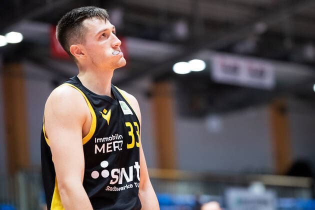 BARMER 2. Basketball Bundesliga Saison 2021 2022 Spieltag 16 am 27.12.21 Medipolis SC Jena vs Tigers Tübingen Ryan Richard Mikesell (Tübingen), Portrait, enttäuscht Sparkassen Arena