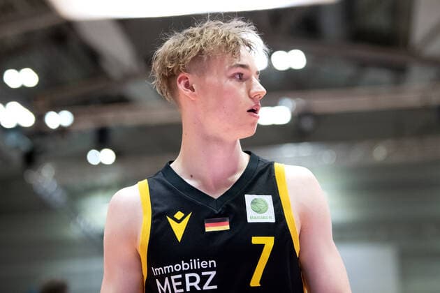 BARMER 2. Basketball Bundesliga Saison 2021 2022 Spieltag 16 am 27.12.21 Medipolis SC Jena vs Tigers Tübingen Timo Lanmüller (Tübingen), Portrait Sparkassen Arena
